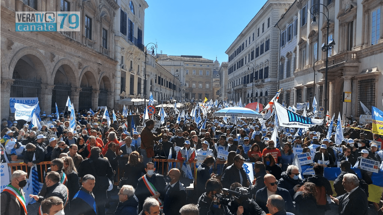 Roma, migliaia di balneari in protesta. Tanti da Marche e Abruzzo