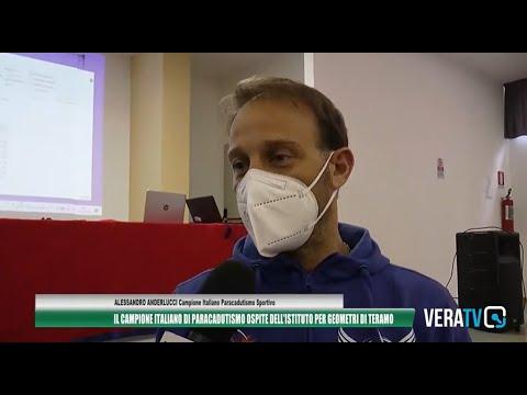 Teramo – L’Istituto per Geometri ha ospitato il campione italiano di paracadutismo Anderlucci