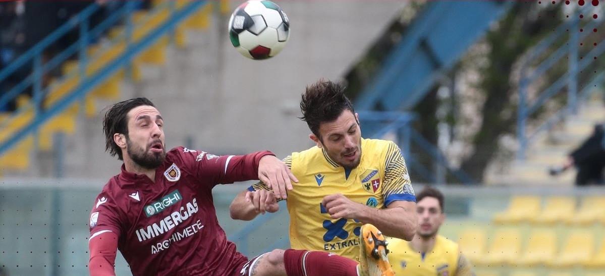 Fermana-Reggiana 1-2, i gialloblu con un piede nei playout