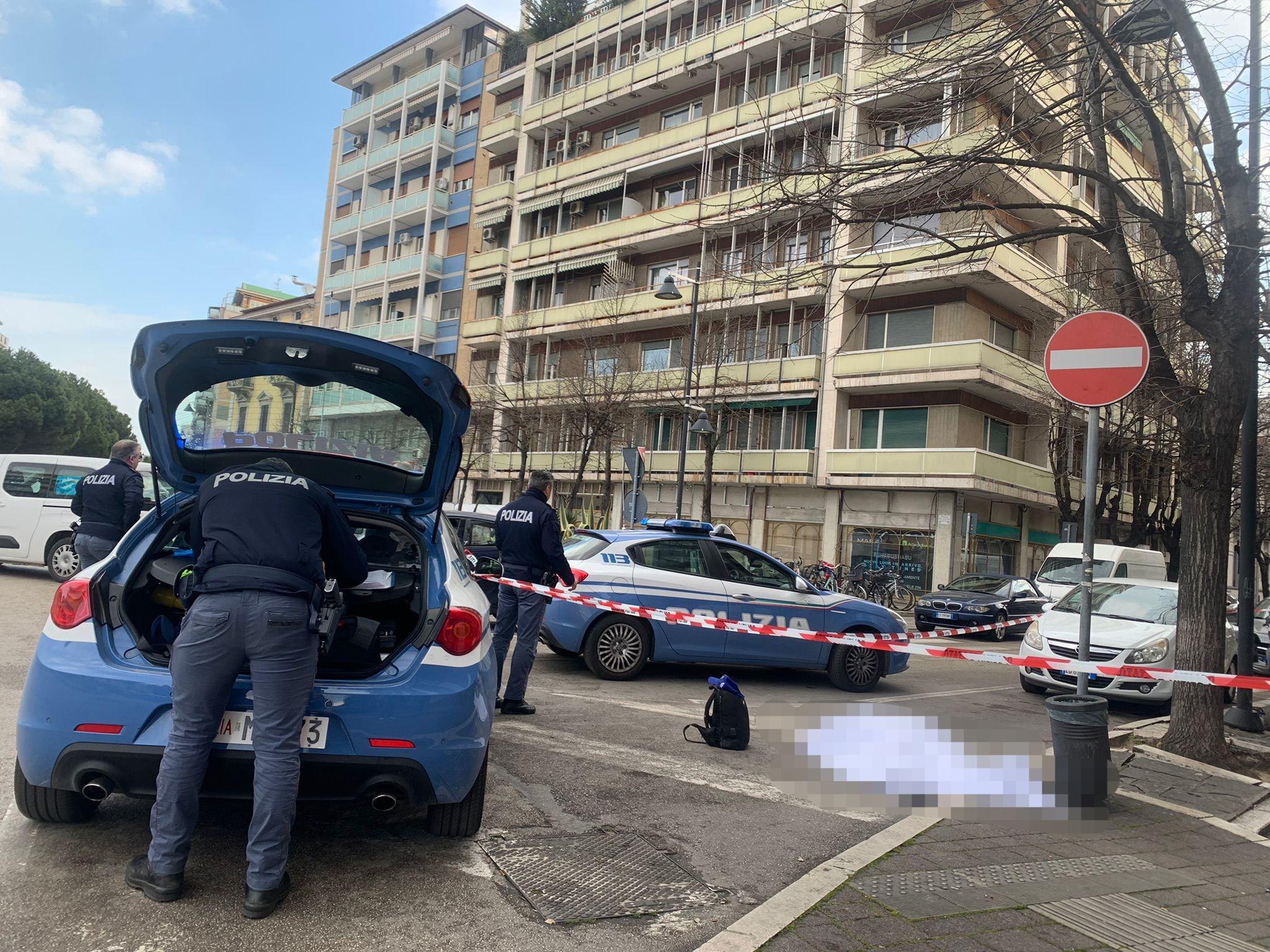 Malore in strada, muore 58enne a Pescara