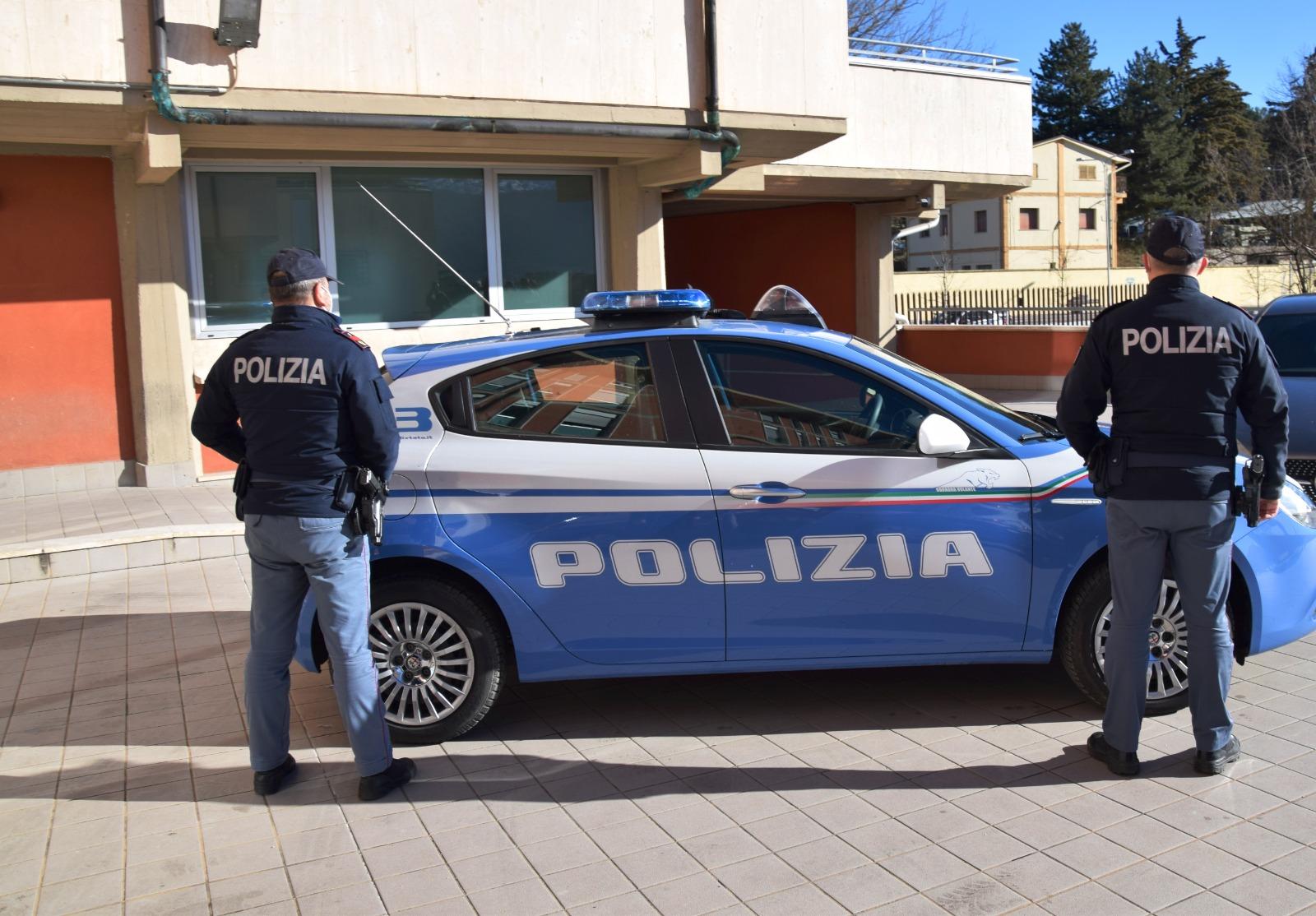 San Benedetto: controlli a scuola della Polizia, tre giovani nei guai per possesso di hashish e marijuana