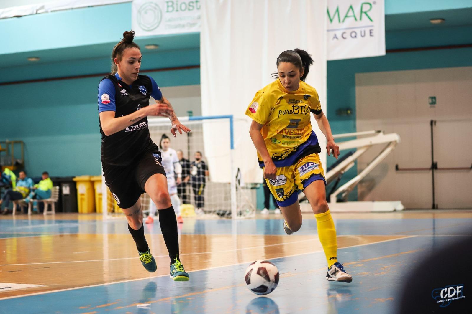 Calcio a 5 femminile: Falconara ipoteca la semifinale, 6-1 a Bisceglie
