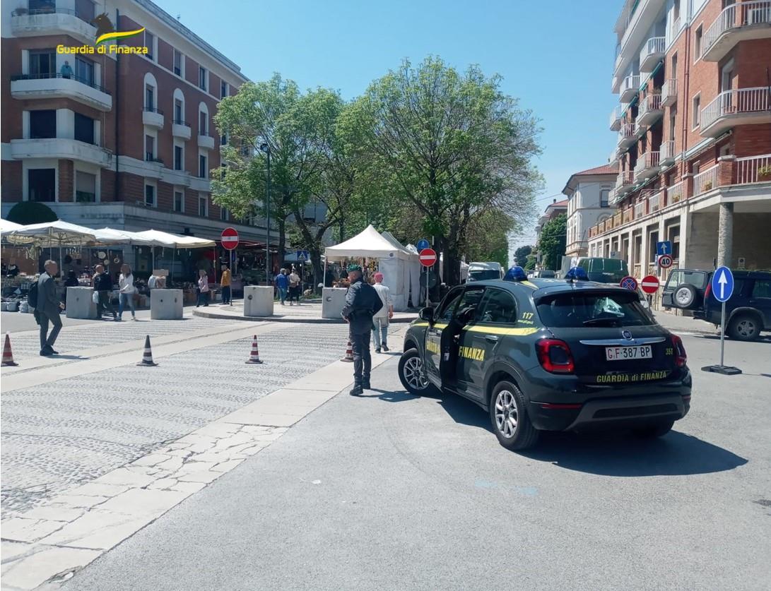 Controlli e sequestri alla Fiera di san Ciriaco