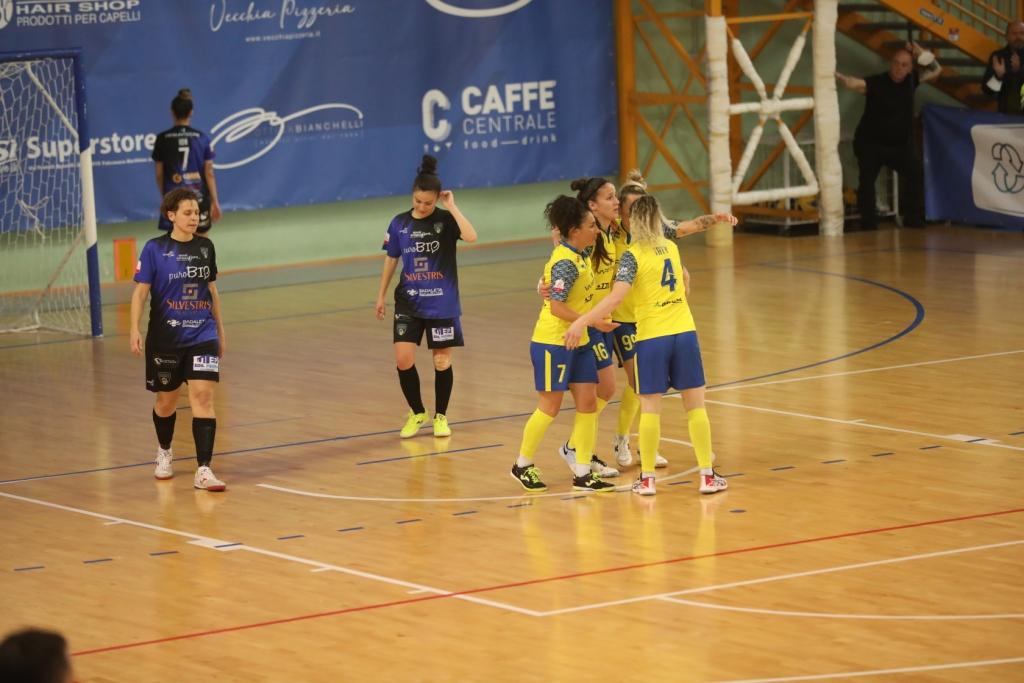 Calcio a 5 femminile, Falconara vola in semifinale: sfiderà il Francavilla
