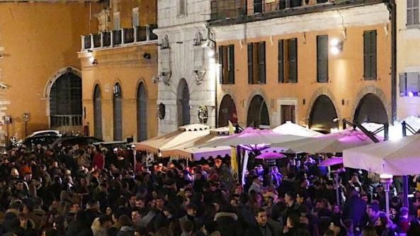 Chiuso locale totalmente abusivo in pieno centro di Ancona trasformato in bar e discoteca