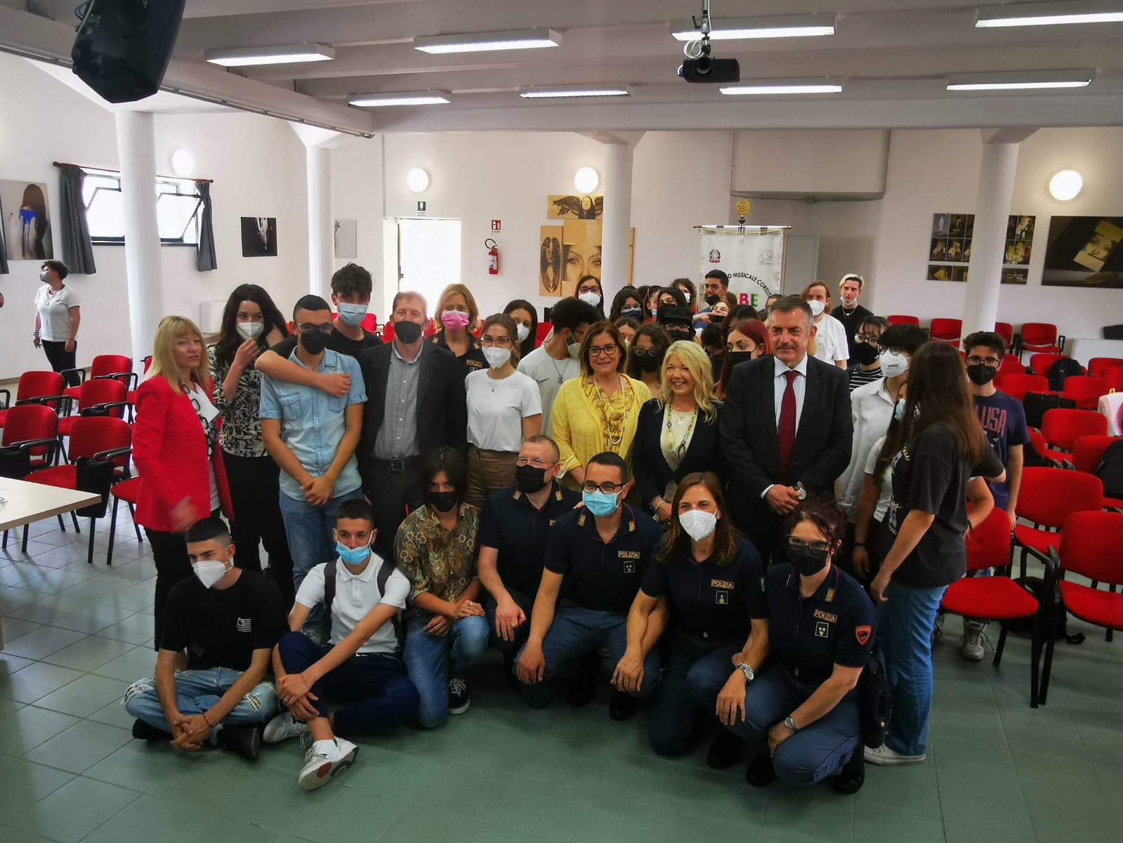 Il Liceo Artistico di Pescara vince il concorso ‘PretenDiamo Legalità’ con il video ‘Diamo voce ai crimini silenziosi’