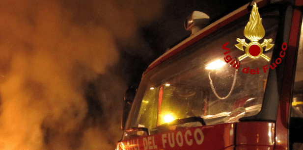Incendio nella notte a Isola: muore anziana, marito e figlia in ospedale