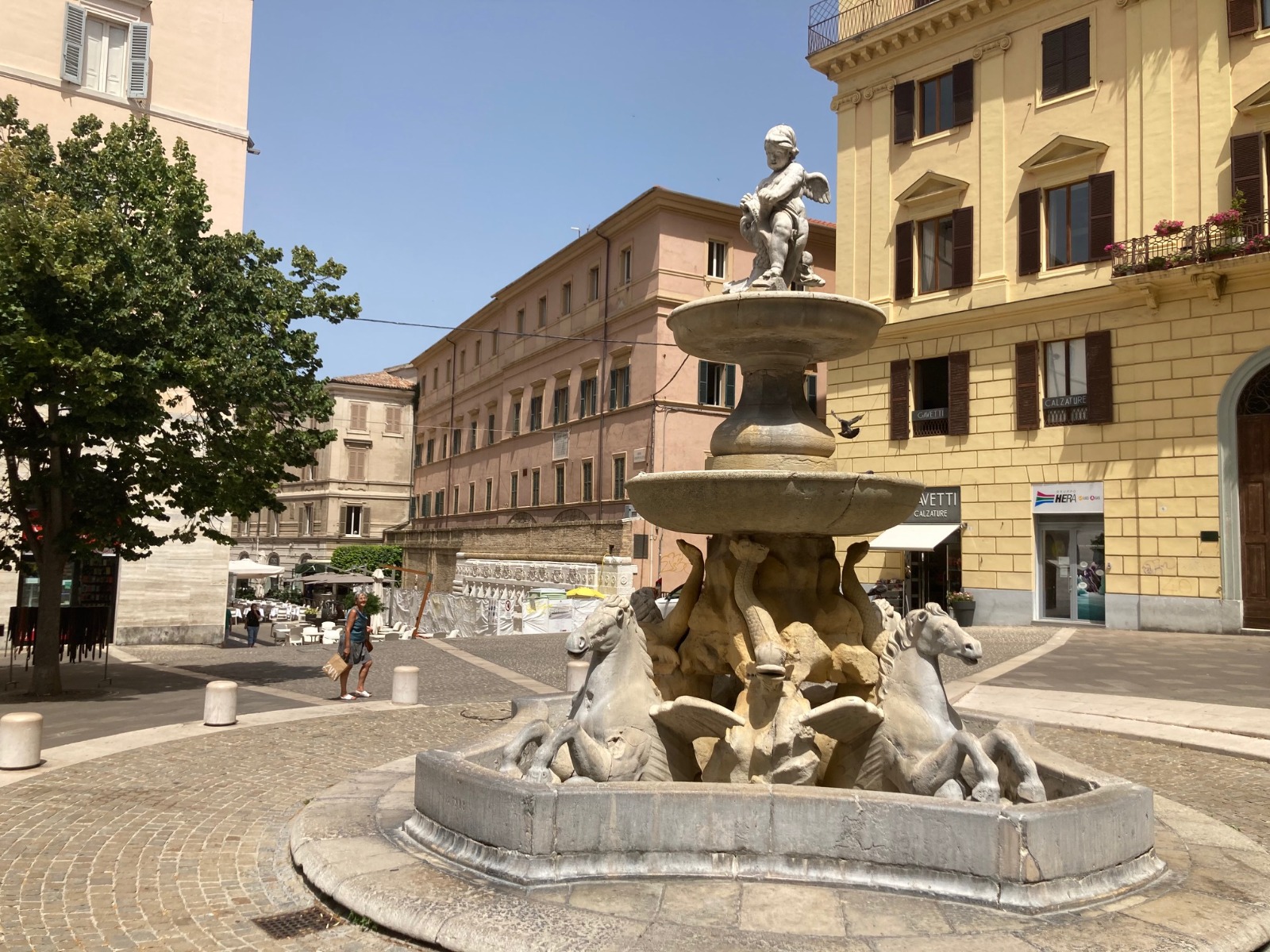 Lavori di restauro e valorizzazione della fontana dei Cavalli di Ancona