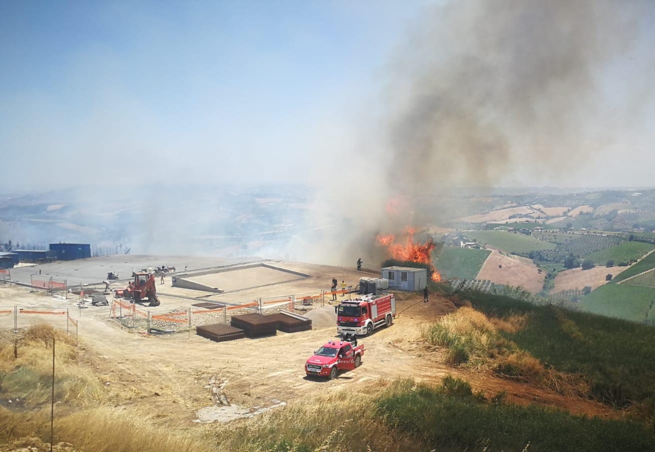 Silvi – Incendio in zona Pianacce