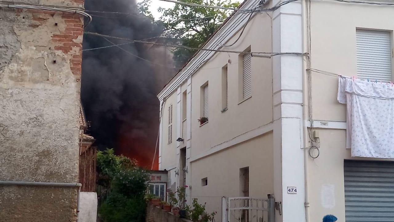 Incendio in una rivendita di moto, a Francavilla al Mare
