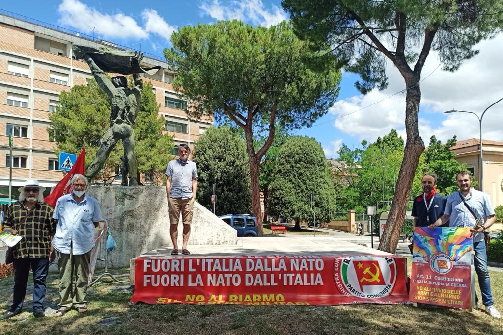 Teramo – Rifondazione comunista contro la guerra e l’aumento pazzo delle bollette