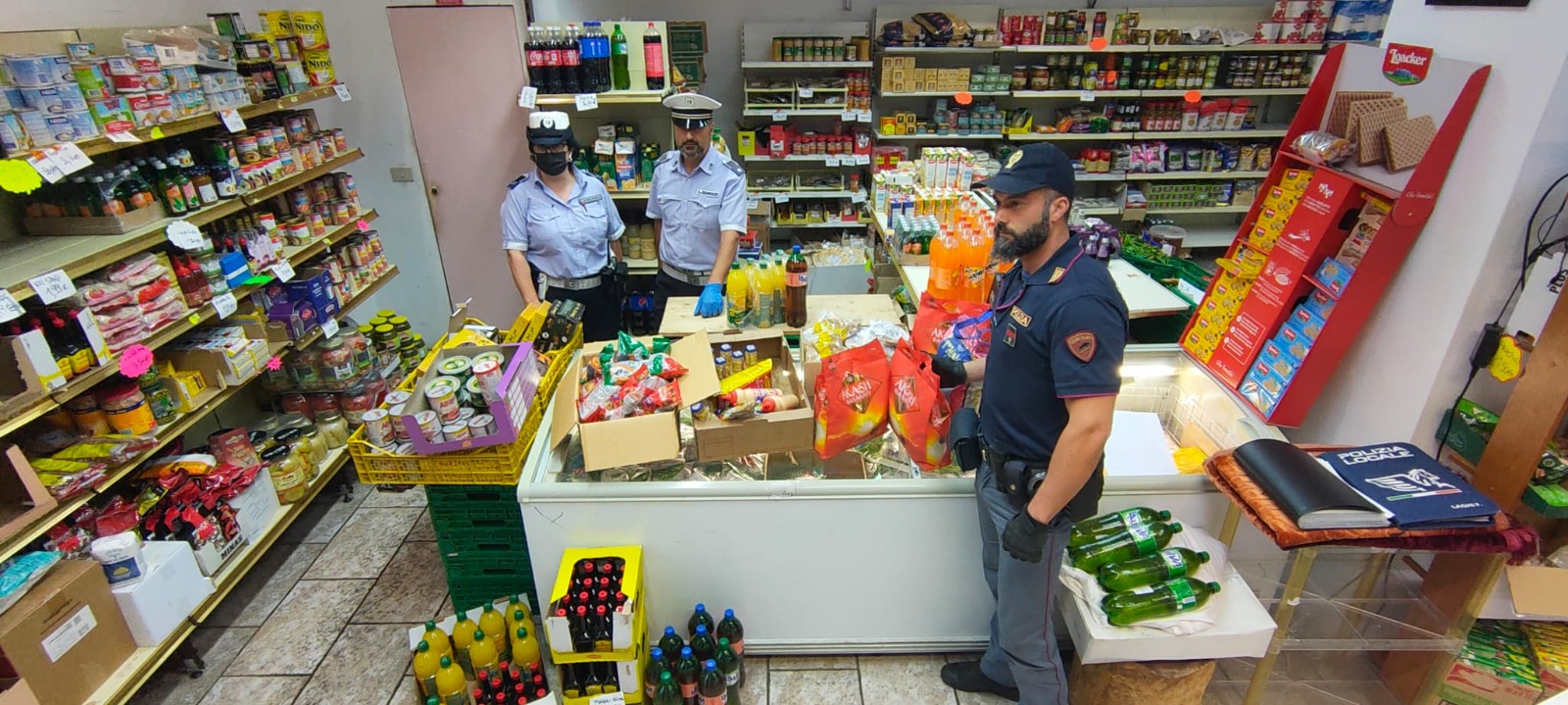 Controlli straordinari della polizia ad Ancona. Numerosi provvedimenti, denunce e segnalazioni