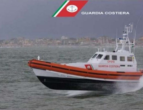 Portonovo – Barca affonda al Trave, salvate 9 persone