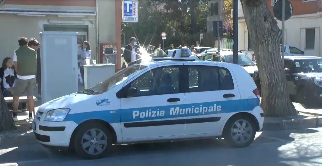 Ancona – Oltre 100 multe a Ferragosto, il bilancio della polizia locale