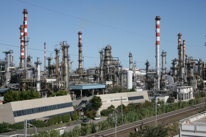 Raffineria Api Falconara, approvato piano emergenza esterna