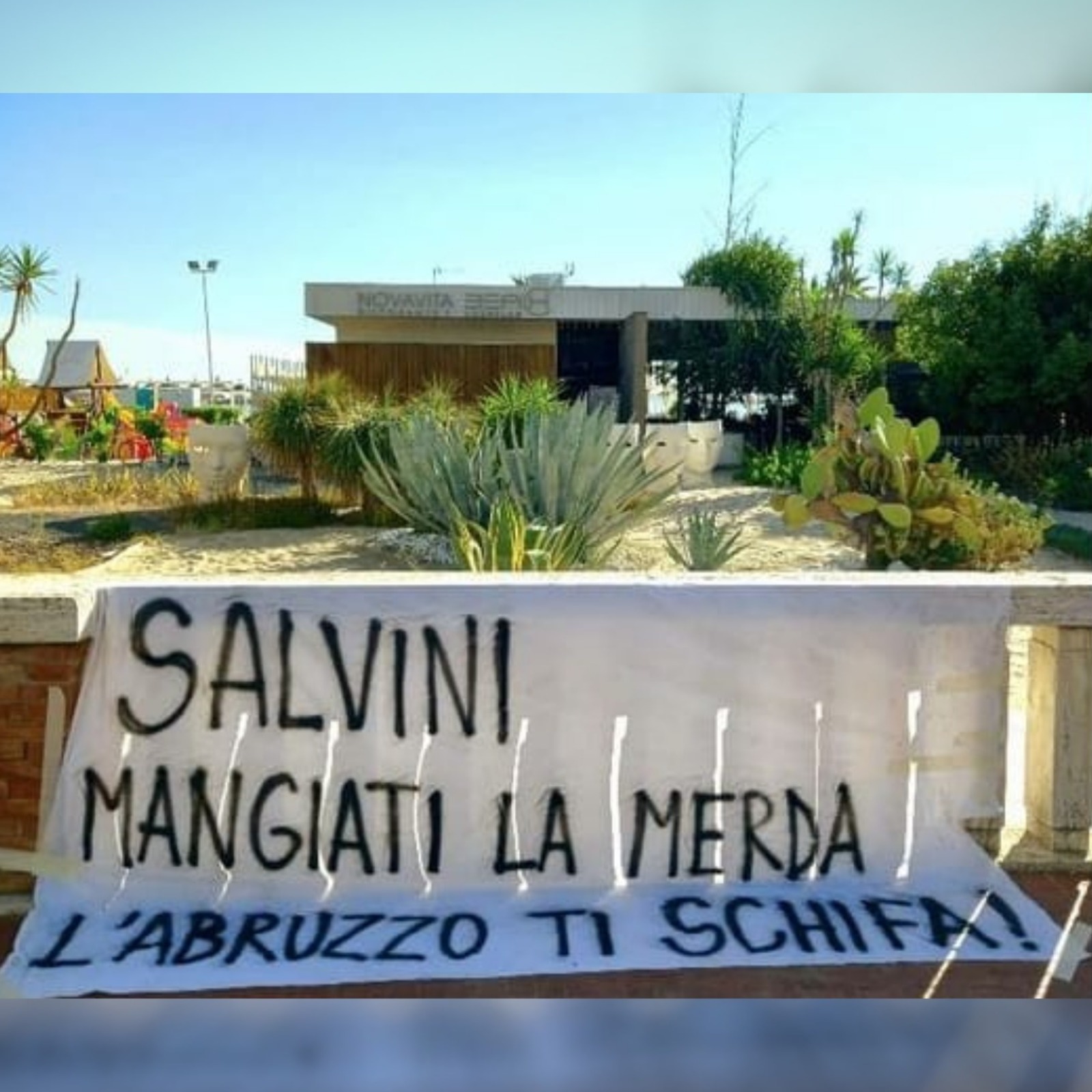 Giulianova – Striscione contro Salvini, domani sera il leader della Lega al NovaVita