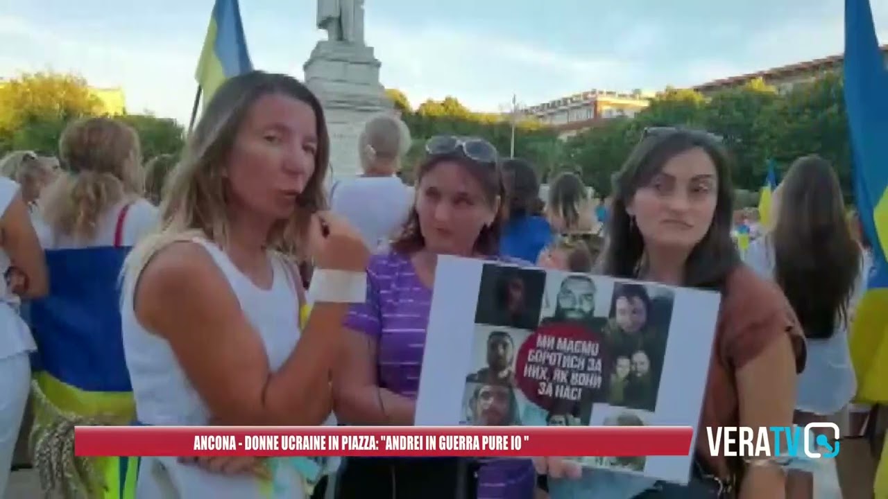Ancona – Donne ucraine in piazza: “Andrei in guerra pure io”