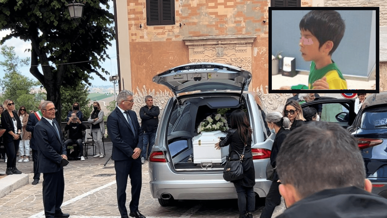 A Barbara in corso i funerali del piccolo Mattia