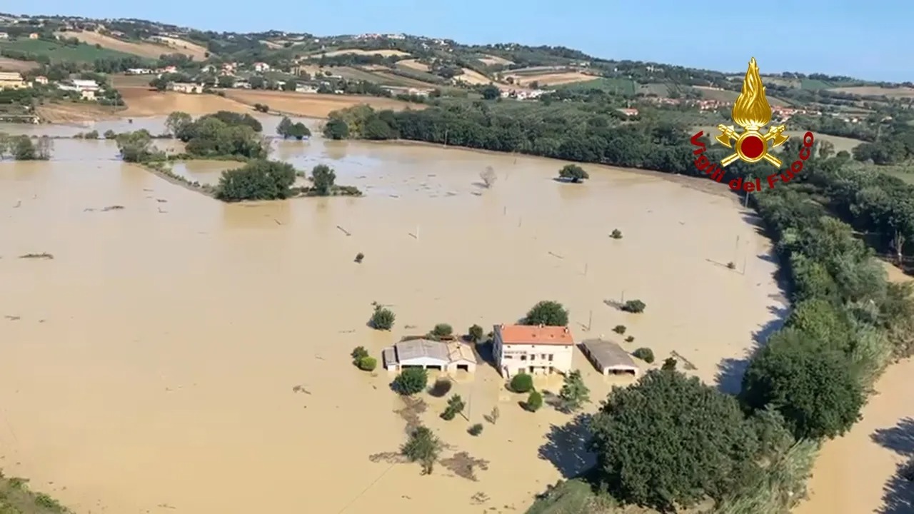 Alluvione, 70 uomini cercano Brunella tra Corinaldo e Senigallia