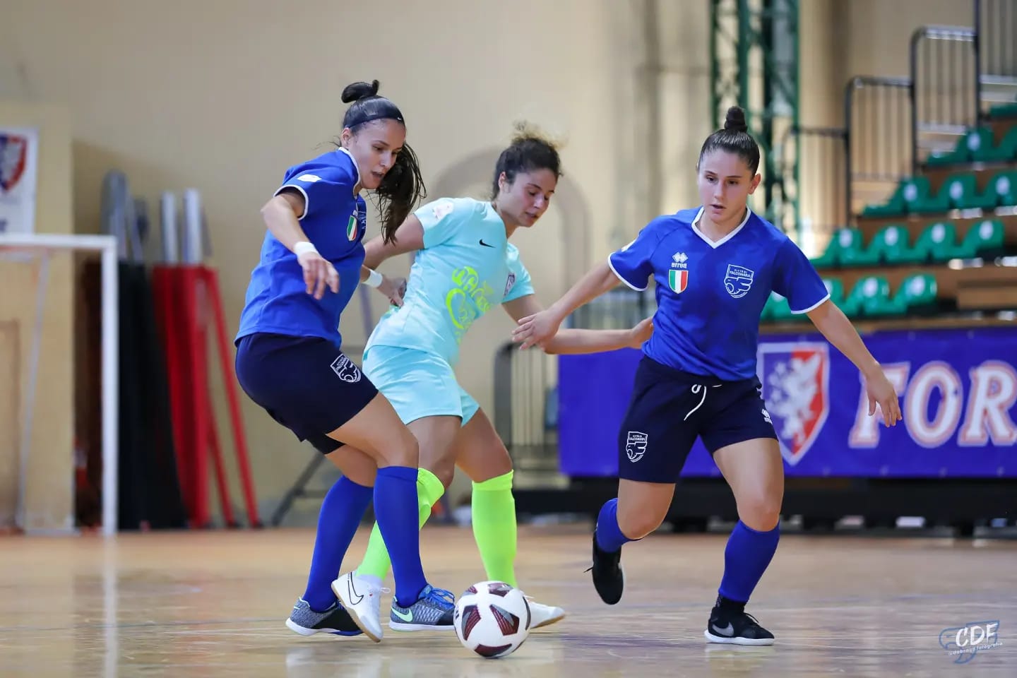 Calcio a 5 femminile: le campionesse di Falconara al debutto