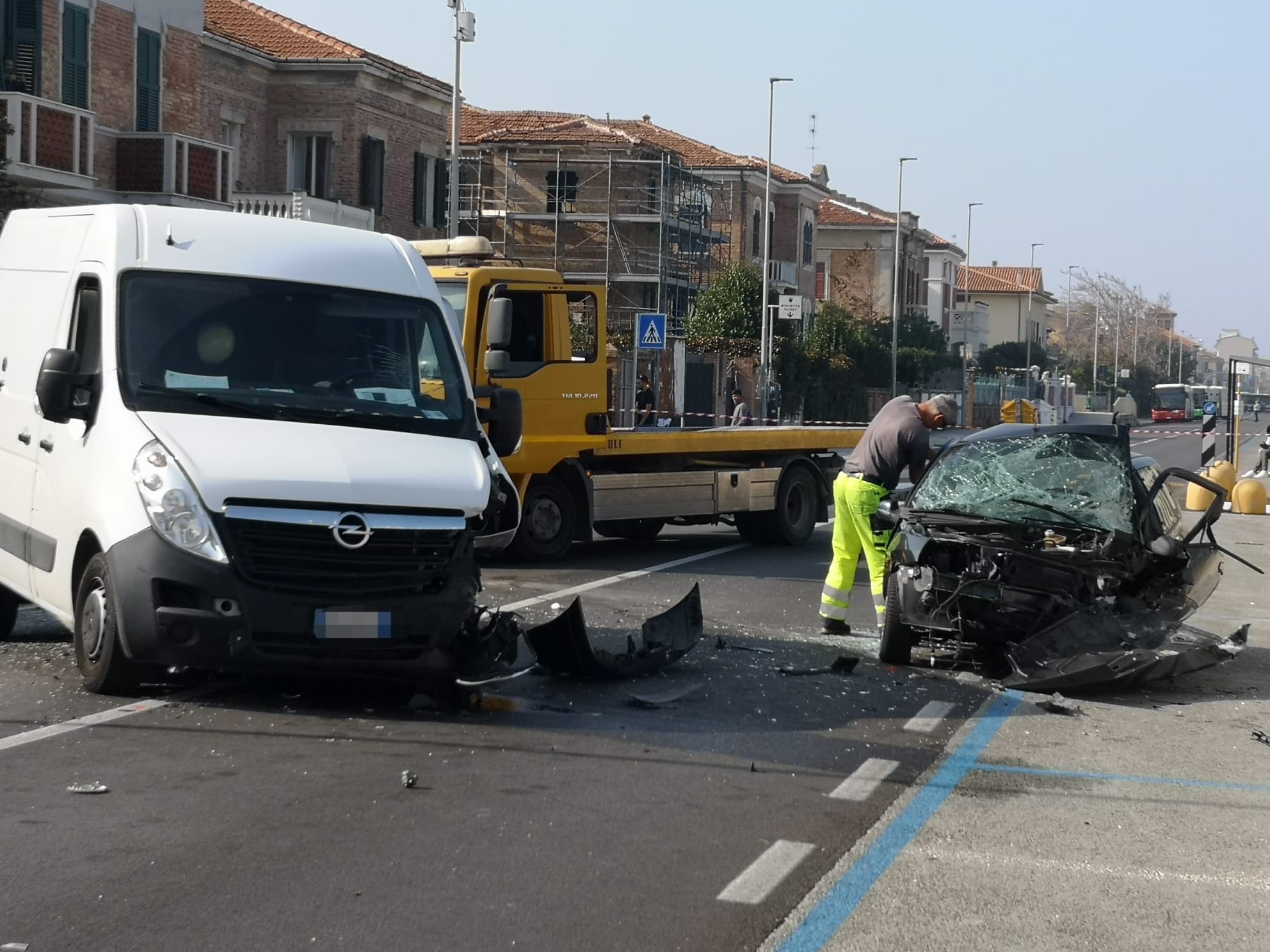 Schianto mortale sulla Flaminia a Falconara: a perdere la vita Maria Grazia Zannini