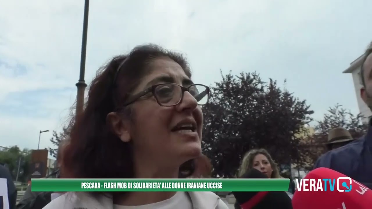 Pescara – Flash mob di solidarietà alle donne iraniane uccise