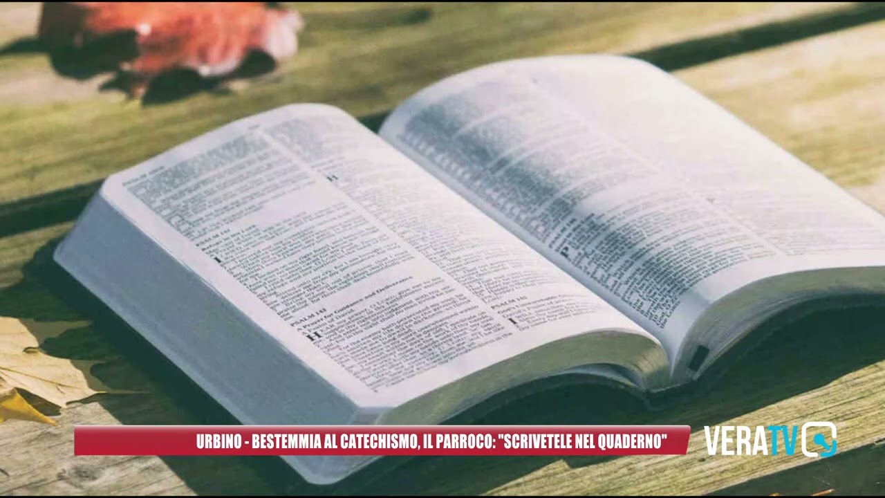 Urbino, bestemmia in chiesa durante il catechismo: il parroco gliela fa scrivere sul quaderno