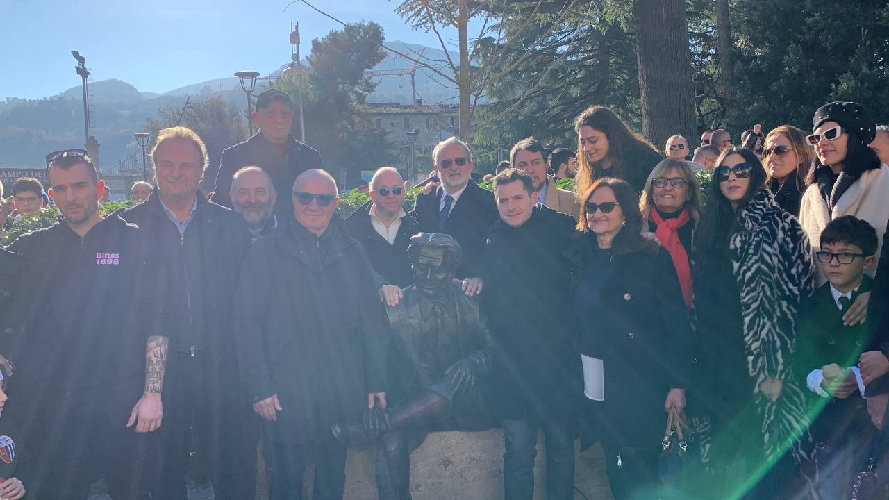 Ad Ascoli Piceno inaugurata statua di Costantino Rozzi