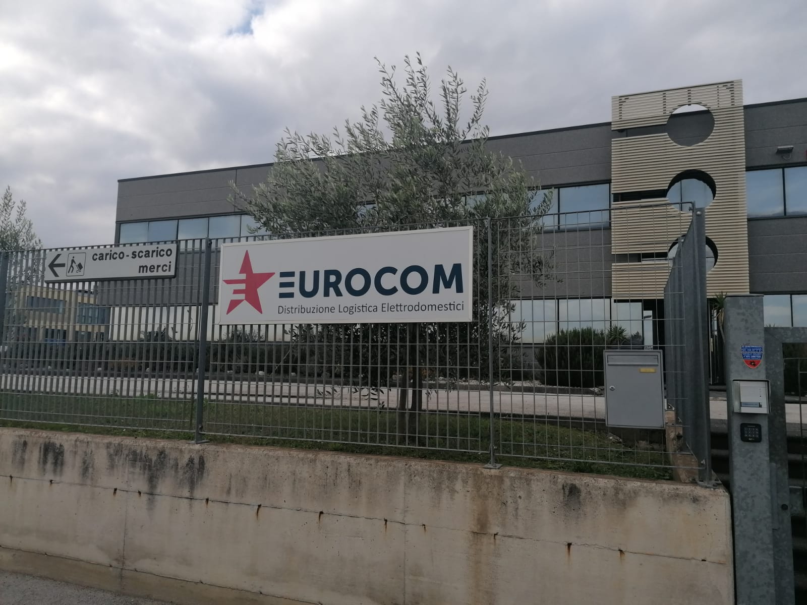 Colpo all’Eurocom. Dai filmati elementi importanti