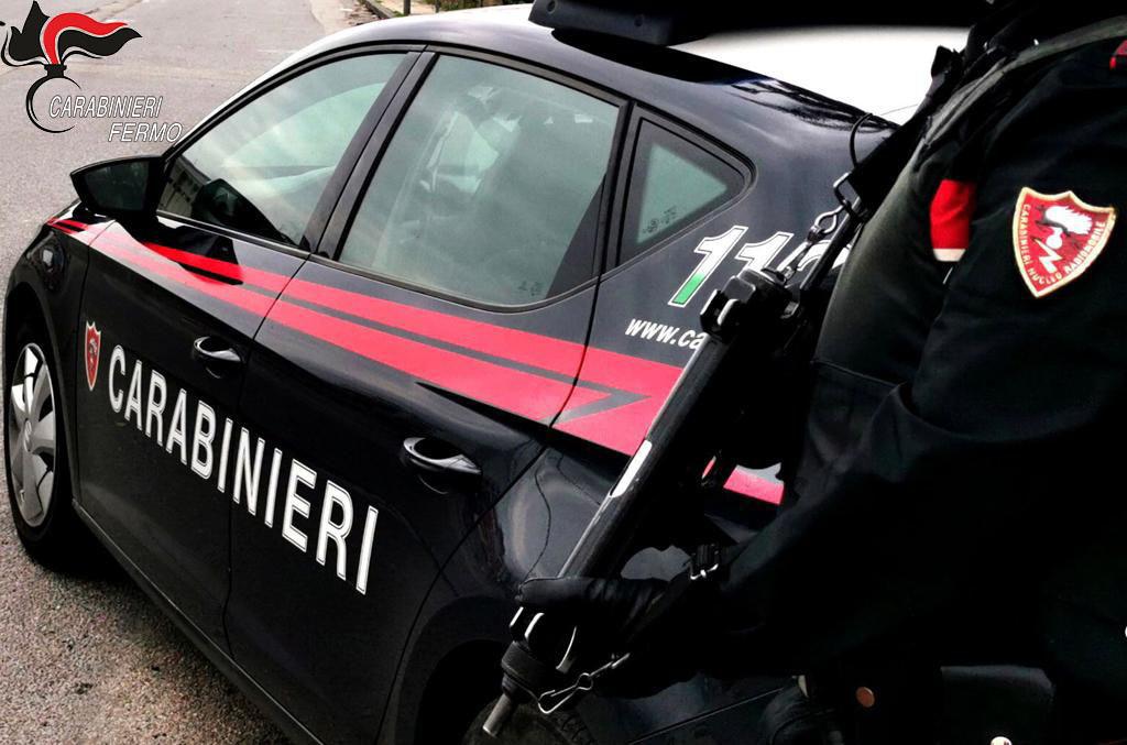 Ubriachi al volante, uno minaccia di morte i carabinieri: denunce nel fermano