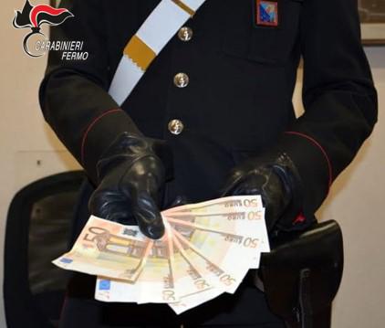 Spendevano banconote false da 50 euro in un bar di Montegranaro, denunciati due ventenni