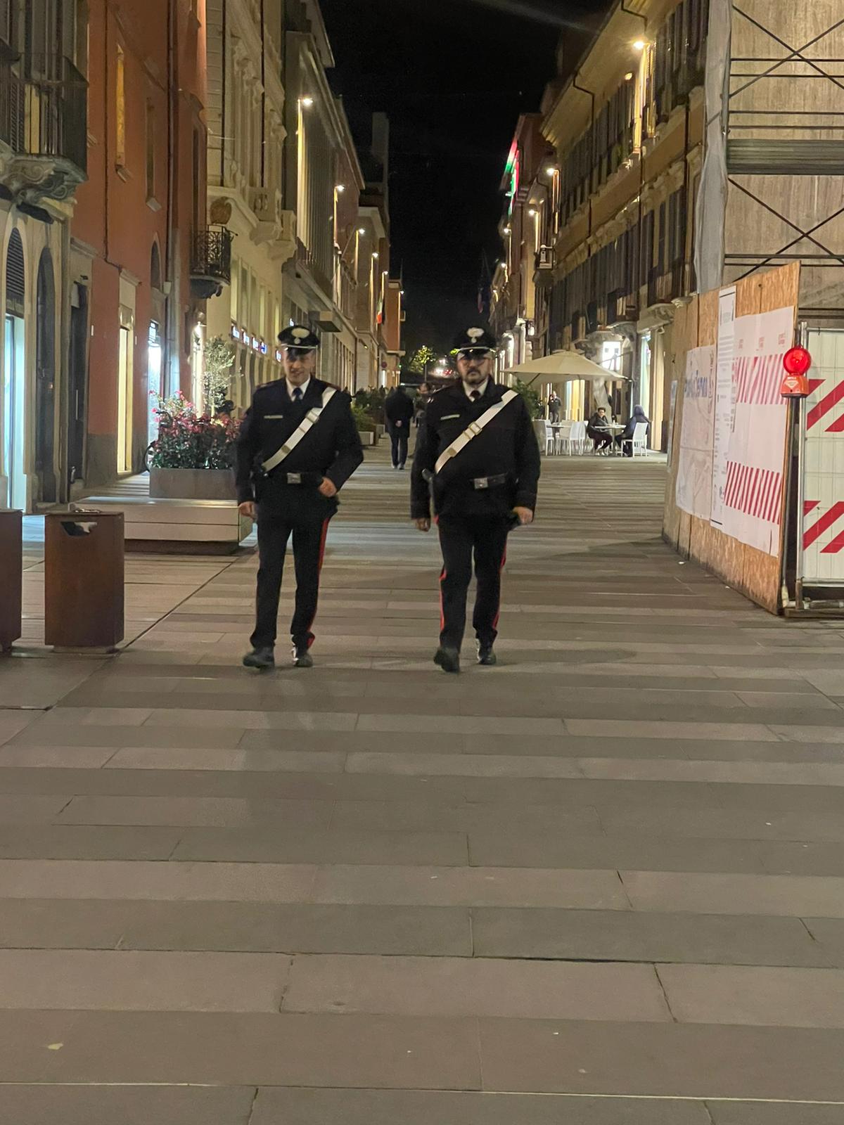 Teramo – Denunciate due persone dopo una lite armata a Piazza Garibaldi