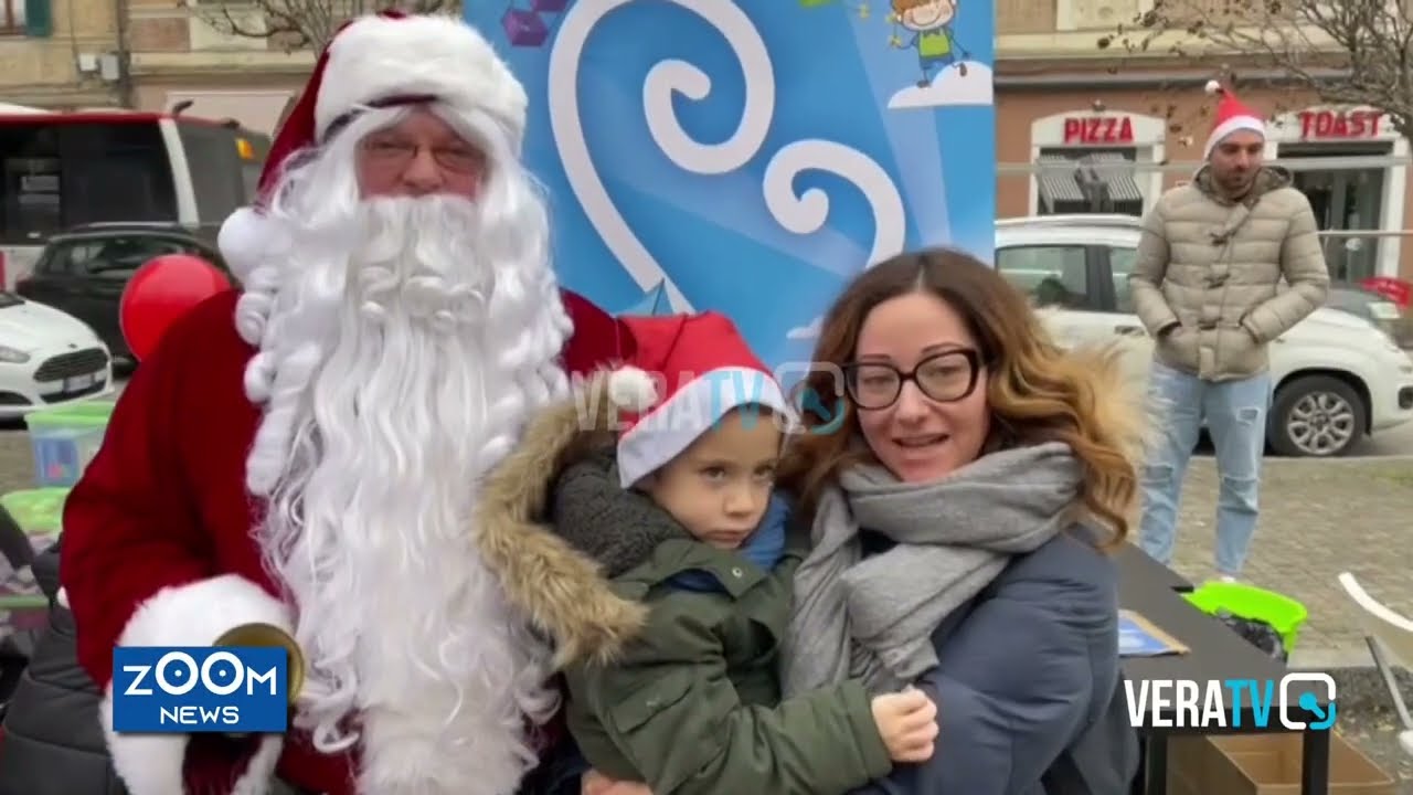 Ancona – Passeggiata solidale con Elfi e Babbi Natale per la Fondazione Salesi