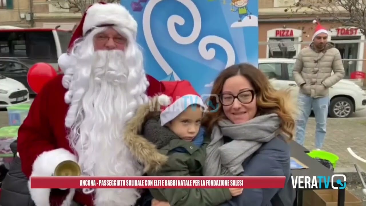 Ancona – Passeggiata solidale, con elfi e Babbi Natale, per la fondazione Salesi