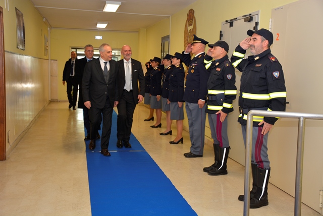 Teramo-Il Capo della Polizia Lamberto Giannini visita la Questura