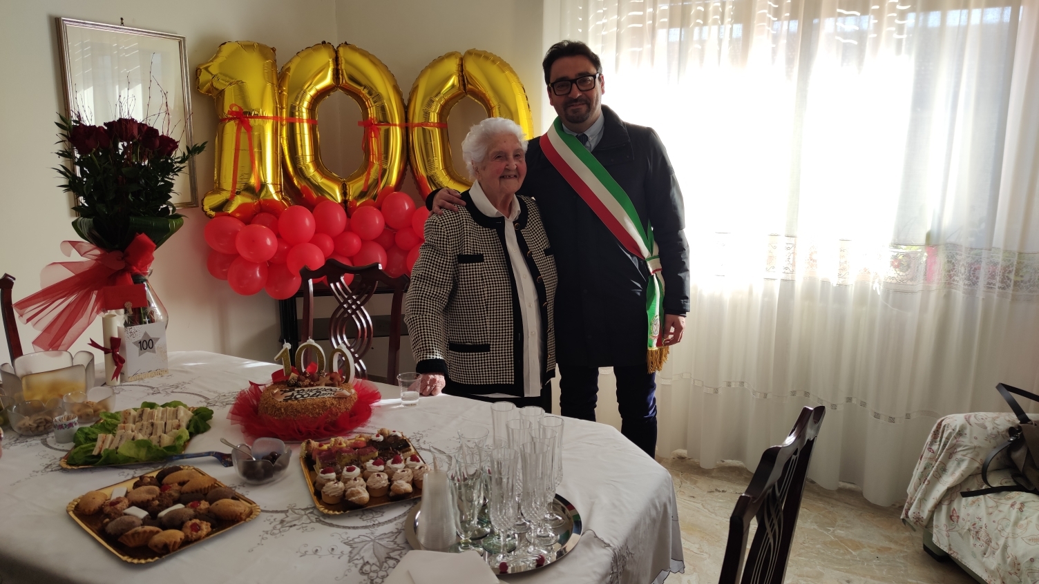 Teramo – La signora Francesca compie 100 anni e riceve la visita del sindaco D’Alberto