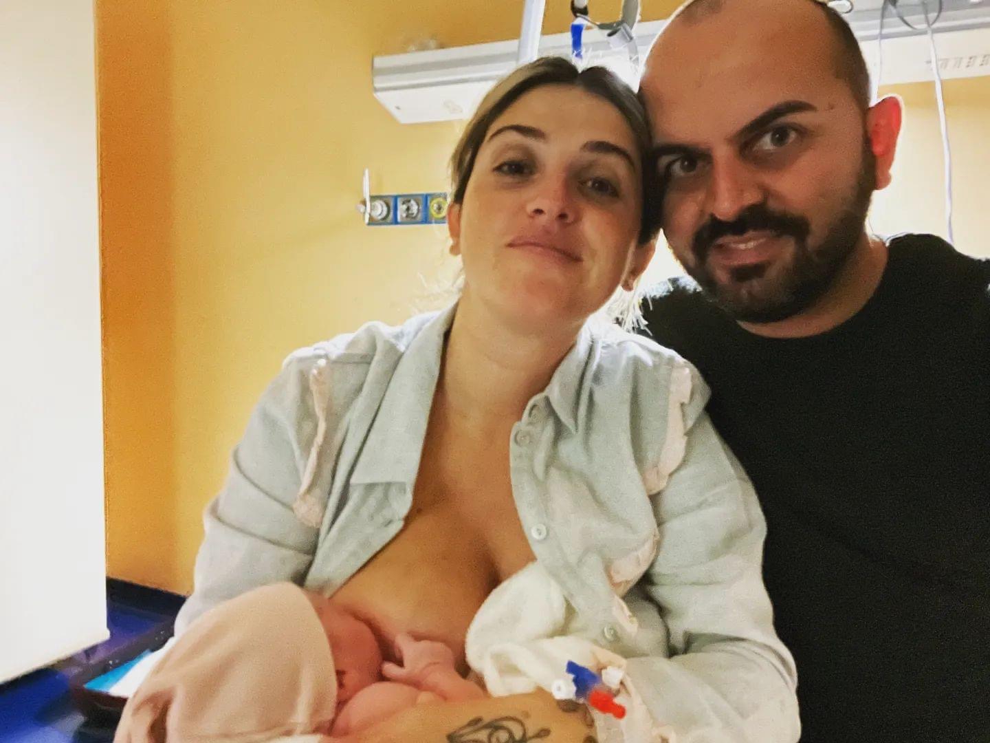 Castorano in festa: Anna è l’ultima nata del 2022, figlia del sindaco Graziano Fanesi