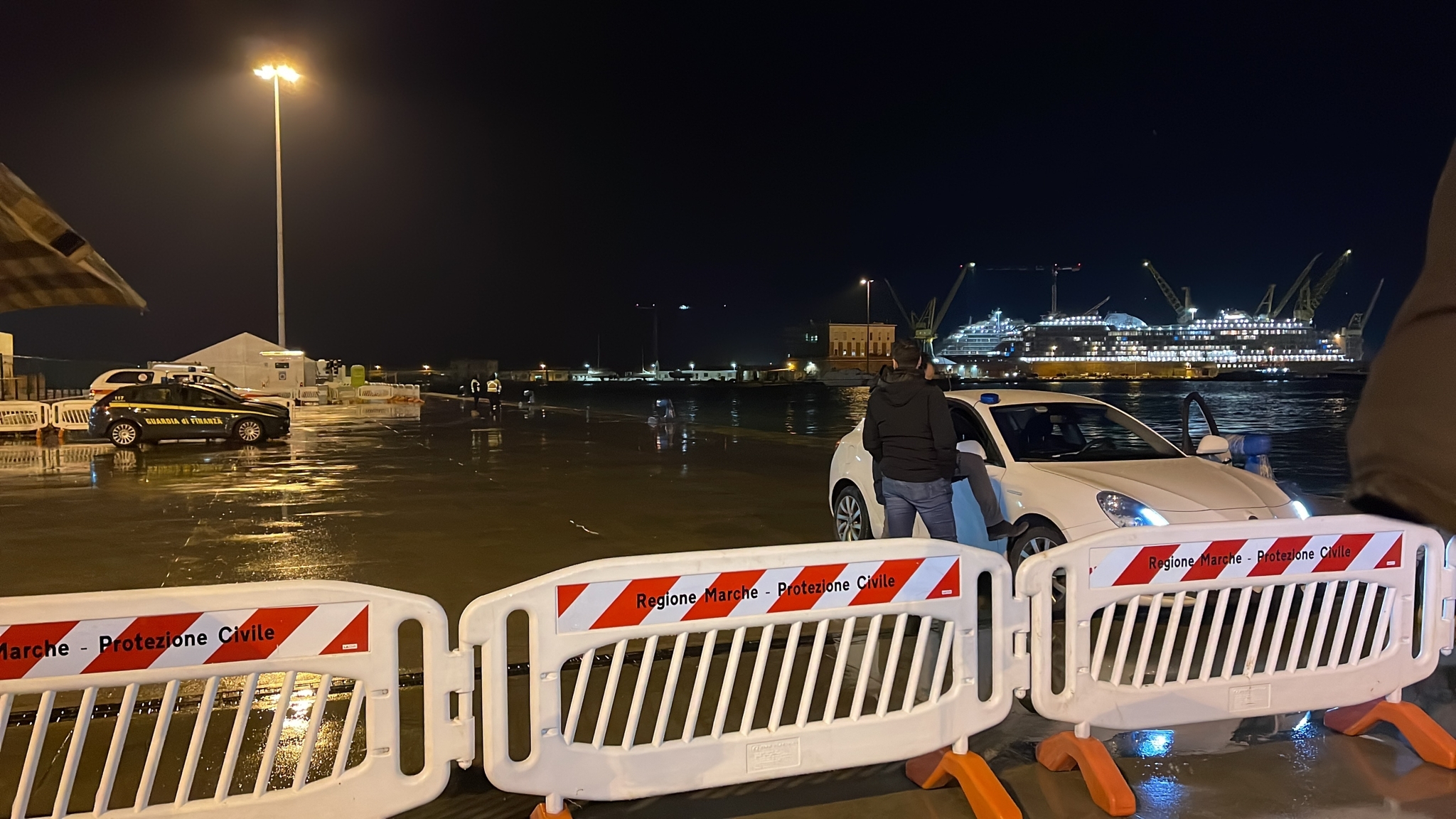 Ancona – I migranti della Geo Barents andranno in Lombardia