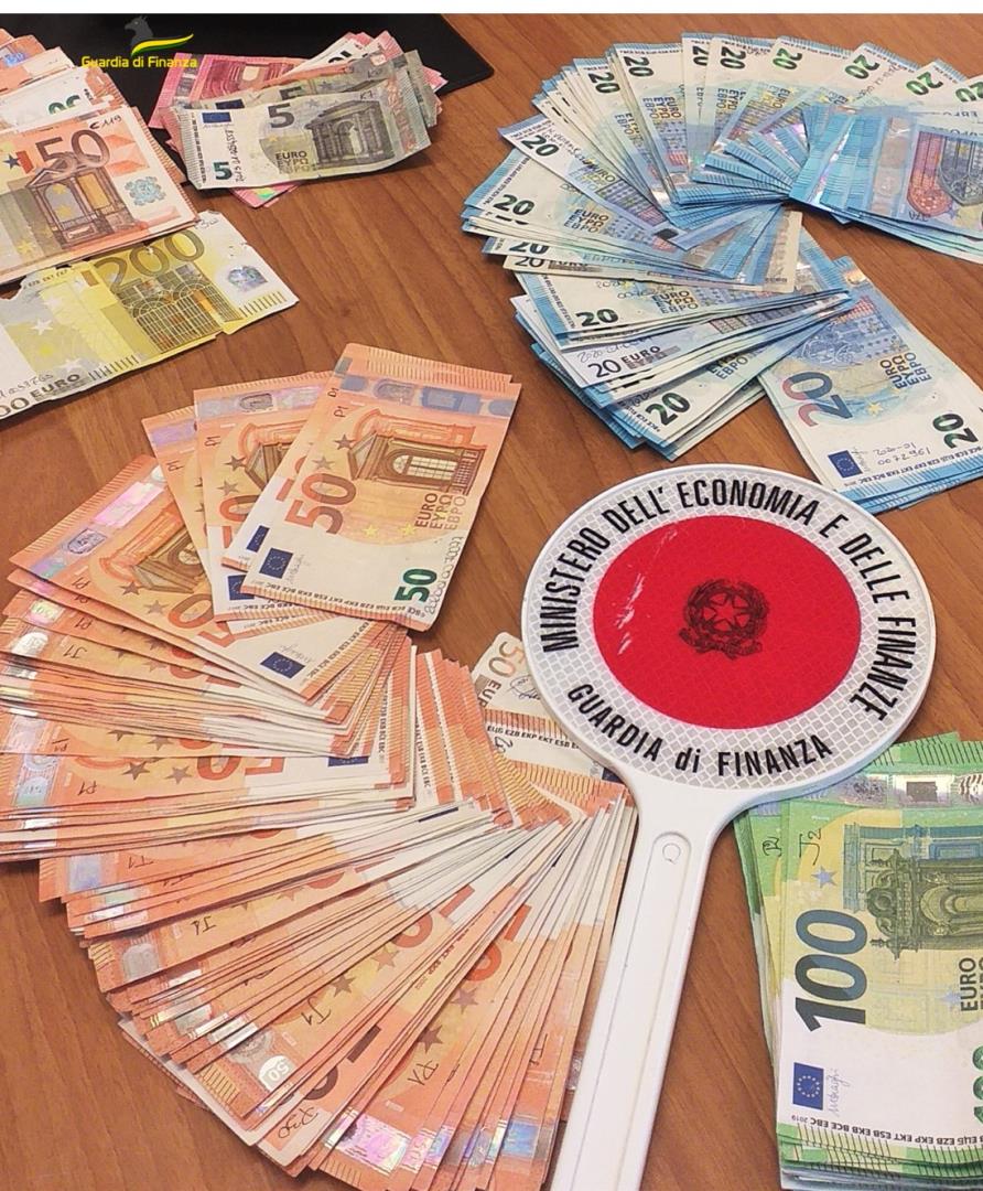 Ancona – Facevano acquisti con 500 euro falsi: famiglia nei guai