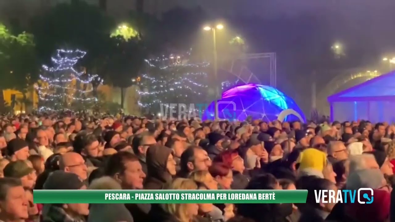 Pescara – Piazza Salotto gremita per il concerto di Capodanno di Loredana Bertè
