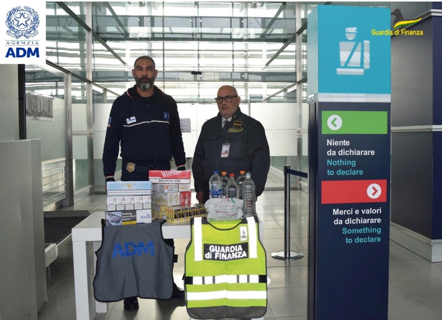 Sigarette di contrabbando e grappa non consentita: migliaia di sequestri all’aeroporto Sanzio