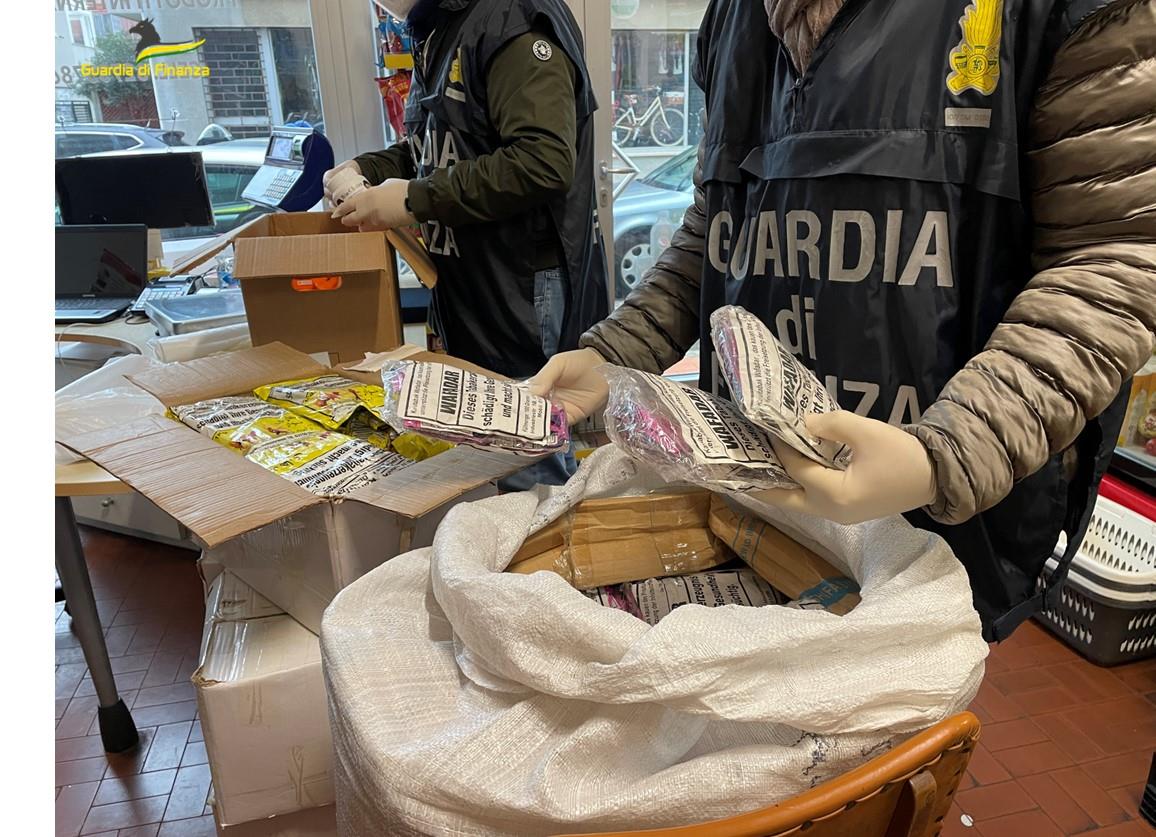 Tabacco di contrabbando e medicinali pericolosi per la salute sequestrati dalla guardia di finanza