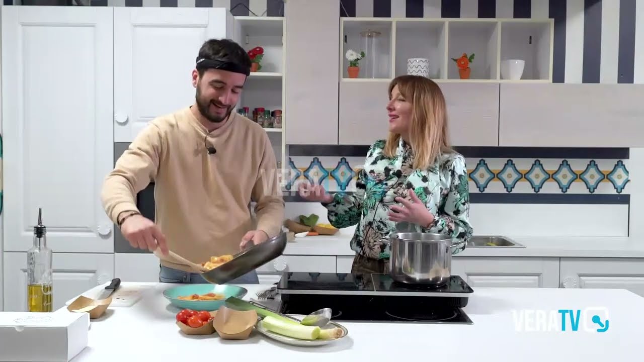 Mani in Pasta – Lo chef Simone Monterubbianesi ci prepara i ravioli speck e pomodorini