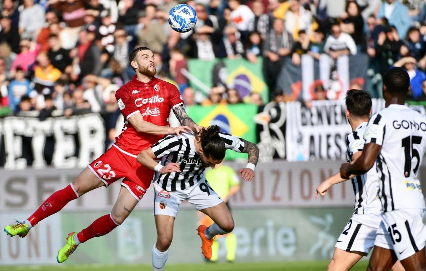 Ascoli-Bari 0-1: espulso Falasco, decide Cheddira dal dischetto