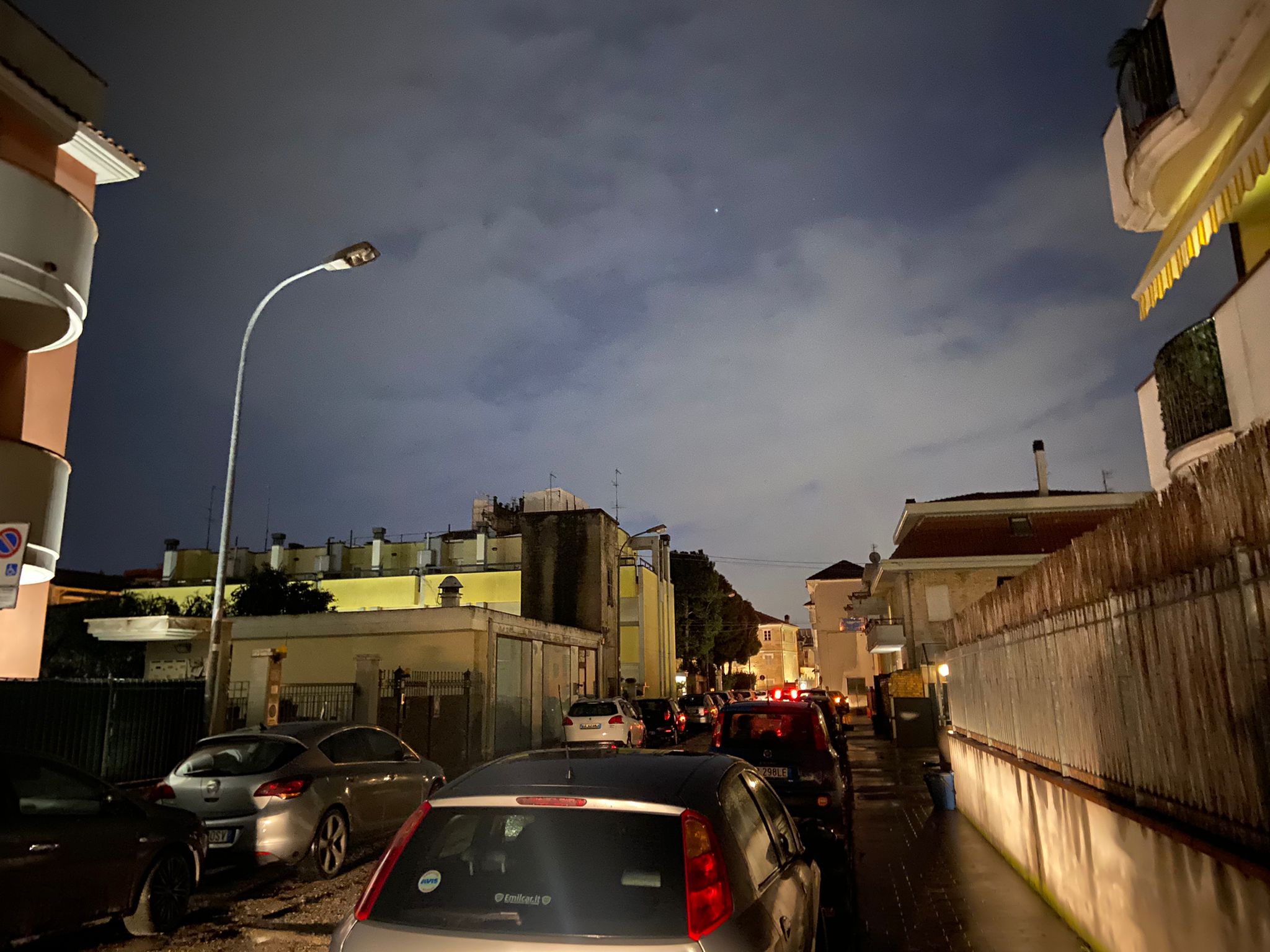 Porto d’Ascoli, via Oberdan al buio da due giorni: “Segnalato guasto”