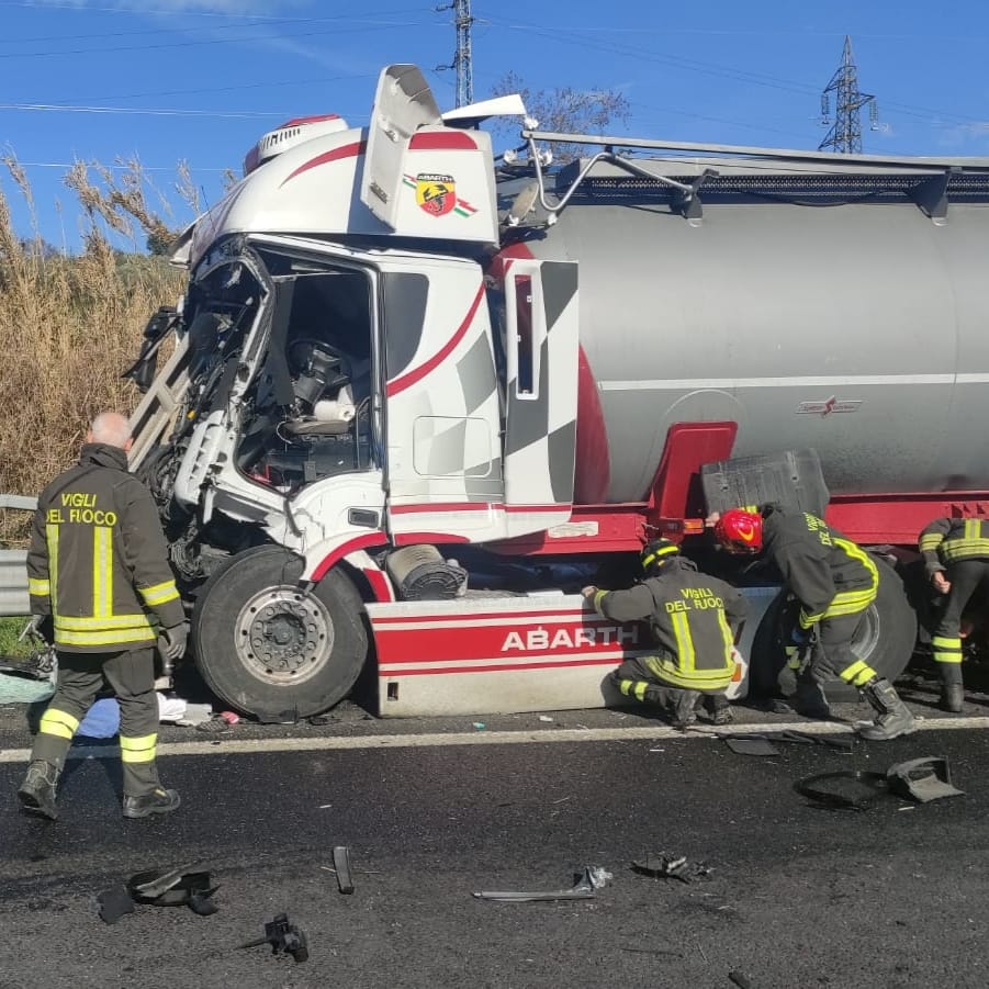 Mortale in A14: vittima 25enne foggiano