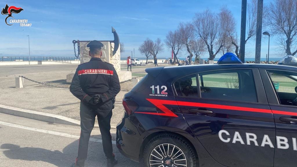 Martinsicuro – I Carabinieri arrestano spacciatore in centro