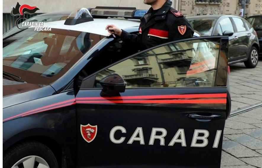 Controlli Carabinieri a Pescara, tre uomini segnalati per uso di droghe e altri tre denunciati