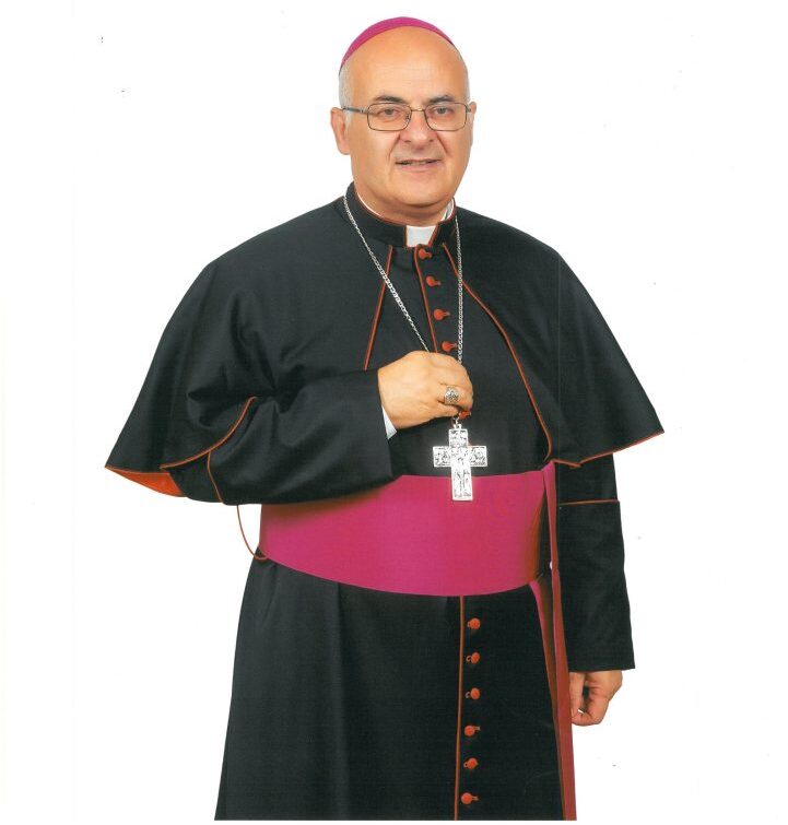 Il vescovo di Camerino Massara ai giovani: “Non lasciatevi rubare il futuro”