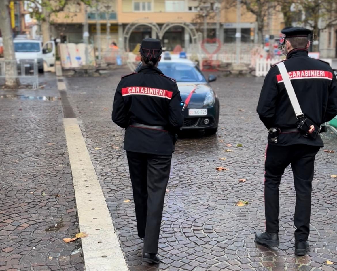 Rapina a due commercianti: i carabinieri arrestano tre giovani